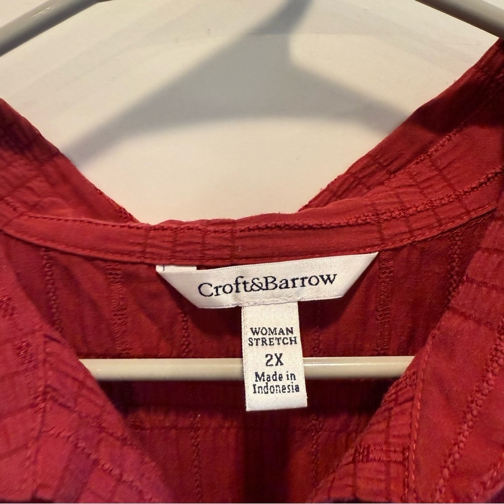 Croft & Barrow 2X Sleeveless Red Button-Down Sleeveless Top - Picture 4 of 7